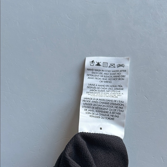 TYR Multicolor one-piece Swimsuit, Women's 36 (around size 10), NWT - Picture 4 of 10